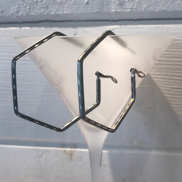 Jewelry - Silver Self Closing Pentagon Hoops EUC
